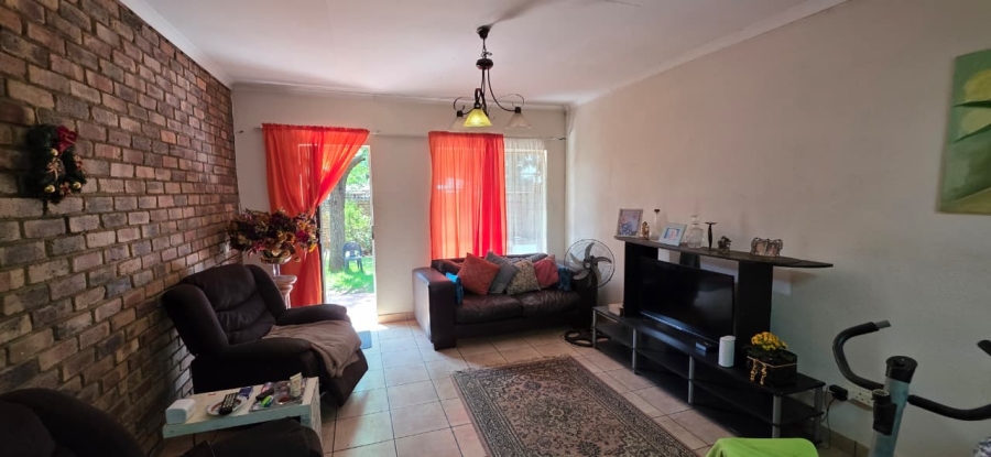 1 Bedroom Property for Sale in Meerhof North West